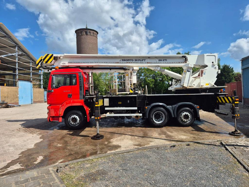 Bronto skylift 28-2T1 28 m hi lift hoogwerker MAN TGA 26. - Camion avec nacelle: photos 4 Bronto skylift 28-2T1 28 m hi lift hoogwerker MAN TGA 26. - Camion avec nacelle: photos 4