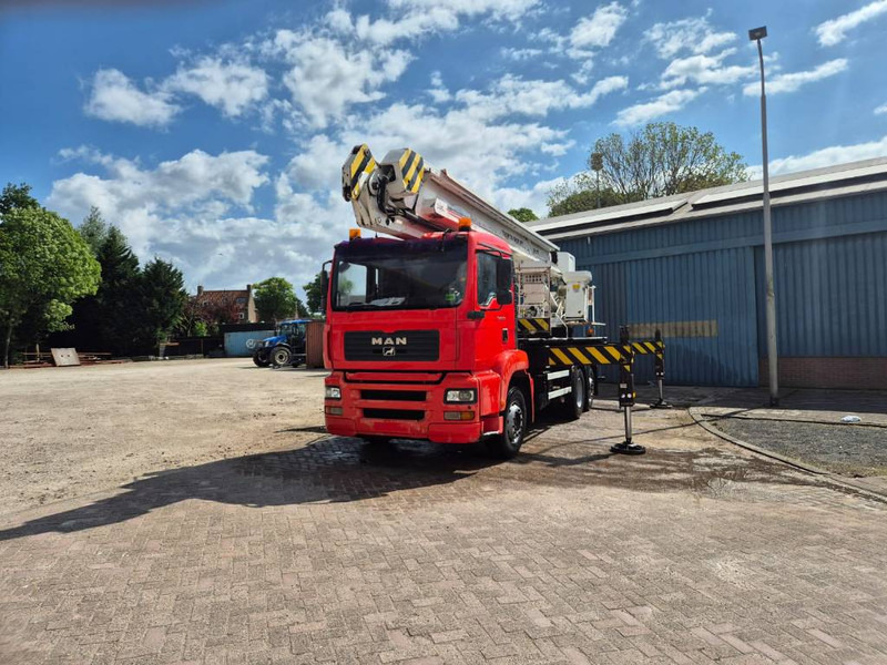 Bronto skylift 28-2T1 28 m hi lift hoogwerker MAN TGA 26. - Camion avec nacelle: photos 2 Bronto skylift 28-2T1 28 m hi lift hoogwerker MAN TGA 26. - Camion avec nacelle: photos 2