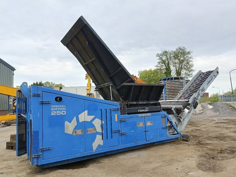 Forus eggersmann SE250 shredder wood waste 2017 1392 uur - Concasseur: photos 2 Forus eggersmann SE250 shredder wood waste 2017 1392 uur - Concasseur: photos 2