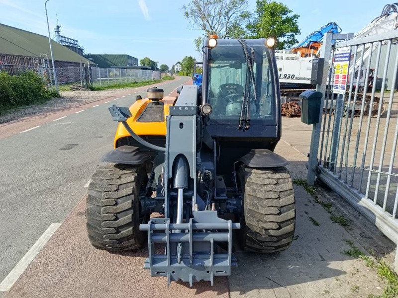 Giant 4548 Tendo verreiker 4,6 m 1,7 ton telehandler CE - Chariot télescopique: photos 4 Giant 4548 Tendo verreiker 4,6 m 1,7 ton telehandler CE - Chariot télescopique: photos 4