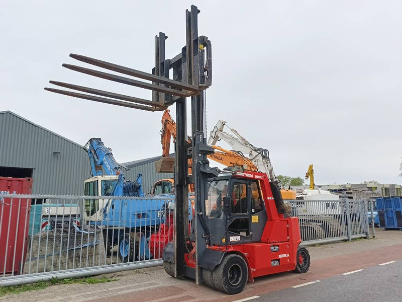 MORA M 100 C 10 ton heftrucl forklift stapler lpg gas - Chariot élévateur à gaz: photos 2 MORA M 100 C 10 ton heftrucl forklift stapler lpg gas - Chariot élévateur à gaz: photos 2