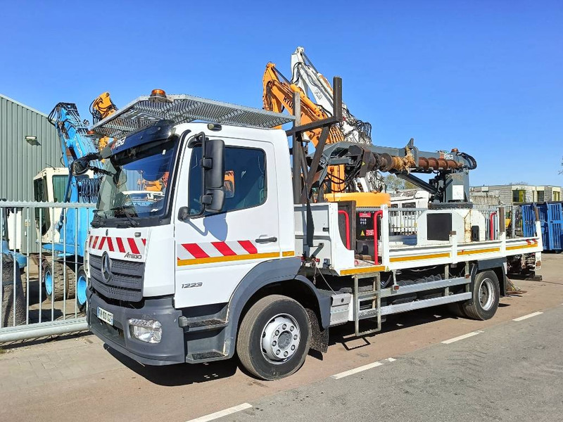 Mercedes-Benz atego 4X2 Risa G2T Drilling truck Automatic euro 6 - Mât de battage: photos 1 Mercedes-Benz atego 4X2 Risa G2T Drilling truck Automatic euro 6 - Mât de battage: photos 1