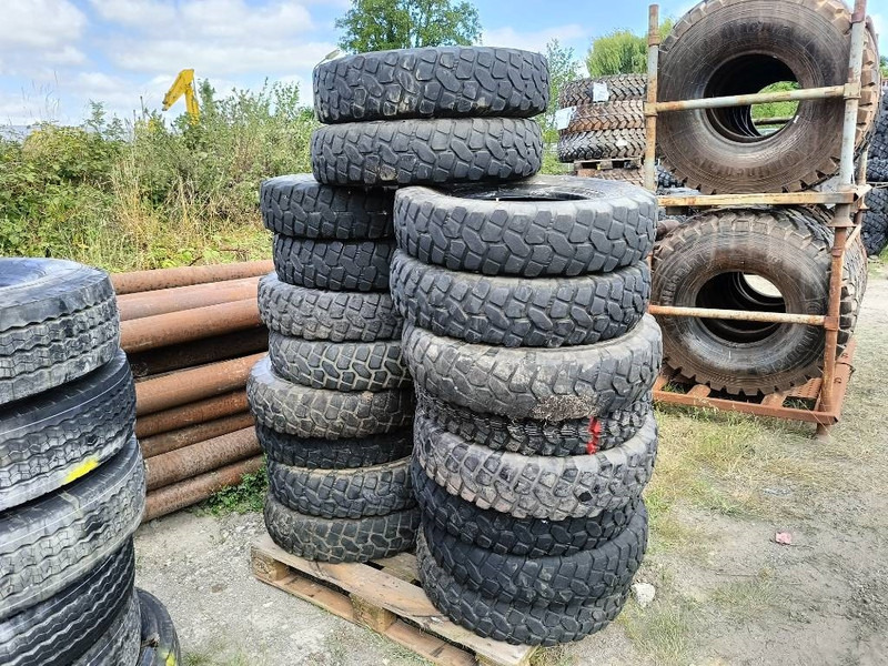 Michelin 6,50 R16 C 7,00R16 C 22/100R16 255/100R16 banden l - Pneus et jantes pour Engins de chantier: photos 4 Michelin 6,50 R16 C 7,00R16 C 22/100R16 255/100R16 banden l - Pneus et jantes pour Engins de chantier: photos 4
