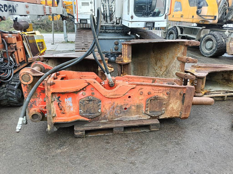 NPK E 210 GH9 hamer hammer hydraulic 18-25 ton 2000 - Marteau hydraulique pour Engins de chantier: photos 1 NPK E 210 GH9 hamer hammer hydraulic 18-25 ton 2000 - Marteau hydraulique pour Engins de chantier: photos 1