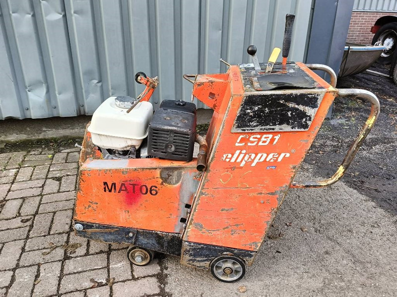 Norton CSB1 clipper zaag betonzaag machine 1994 - Travaux routiers: photos 2 Norton CSB1 clipper zaag betonzaag machine 1994 - Travaux routiers: photos 2