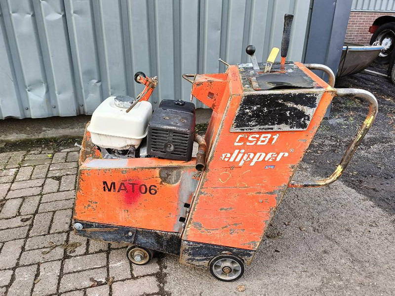Norton CSB1 clipper zaag betonzaag machine 1994 - Travaux routiers: photos 2 Norton CSB1 clipper zaag betonzaag machine 1994 - Travaux routiers: photos 2