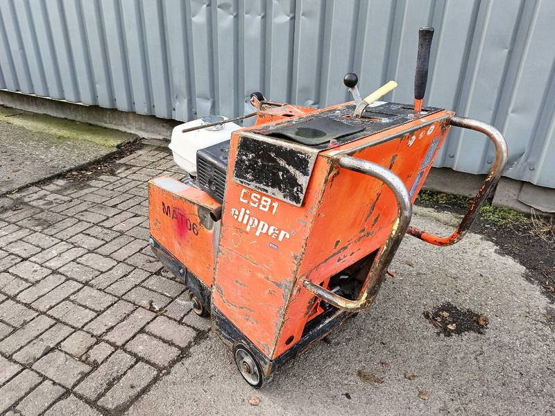 Norton CSB1 clipper zaag betonzaag machine 1994 - Travaux routiers: photos 3 Norton CSB1 clipper zaag betonzaag machine 1994 - Travaux routiers: photos 3