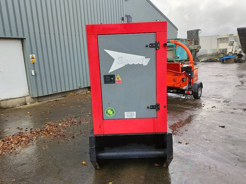 SDMO R220 C3 220 kva generator aggregaat 380V - Groupe électrogène: photos 5 SDMO R220 C3 220 kva generator aggregaat 380V - Groupe électrogène: photos 5