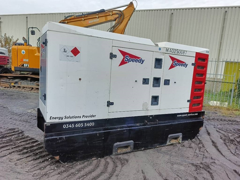 SDMO R220 C3 220 kva generator john deere 318A - Groupe électrogène: photos 3 SDMO R220 C3 220 kva generator john deere 318A - Groupe électrogène: photos 3