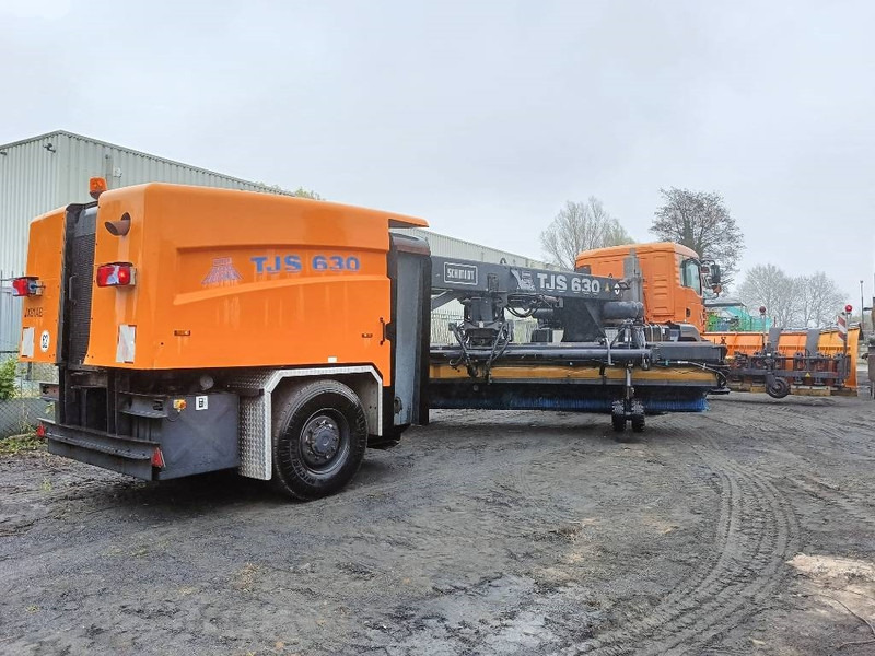 Schmidt TSJ630 man runway snow cleaning sneeuwschuif 2008 - Lame à neige pour Machine agricole: photos 2 Schmidt TSJ630 man runway snow cleaning sneeuwschuif 2008 - Lame à neige pour Machine agricole: photos 2