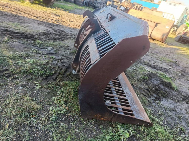 Puinbak 2,6 m JCB eurostill verachtert netjes - Godet pour Engins de chantier: photos 5 Puinbak 2,6 m JCB eurostill verachtert netjes - Godet pour Engins de chantier: photos 5