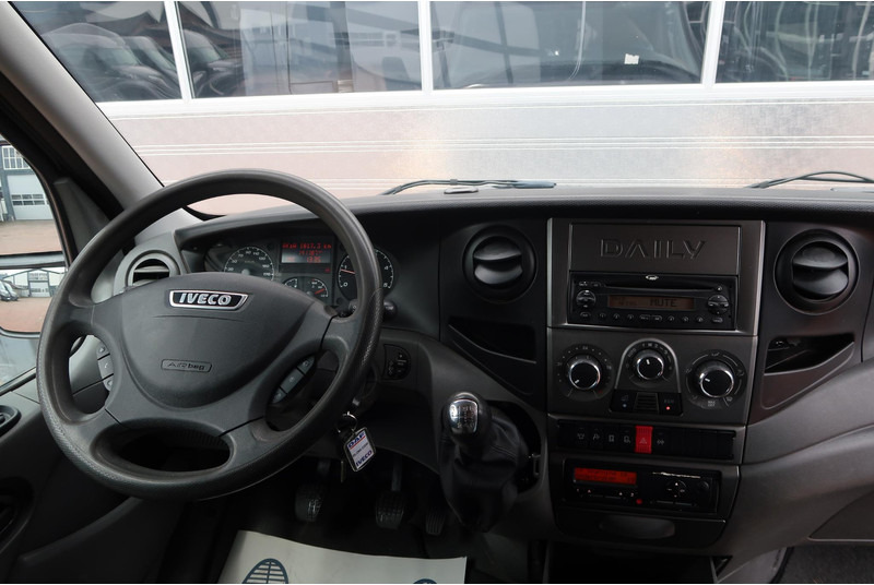 Iveco Daily 35S17V L2H3 1E EIG/ 3.5T/ AIRCO/ CRUISE/ TREKHAAK - Fourgon utilitaire: photos 5 Iveco Daily 35S17V L2H3 1E EIG/ 3.5T/ AIRCO/ CRUISE/ TREKHAAK - Fourgon utilitaire: photos 5