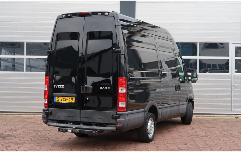 Iveco Daily 35S17V L2H3 1E EIG/ 3.5T/ AIRCO/ CRUISE/ TREKHAAK - Fourgon utilitaire: photos 4 Iveco Daily 35S17V L2H3 1E EIG/ 3.5T/ AIRCO/ CRUISE/ TREKHAAK - Fourgon utilitaire: photos 4
