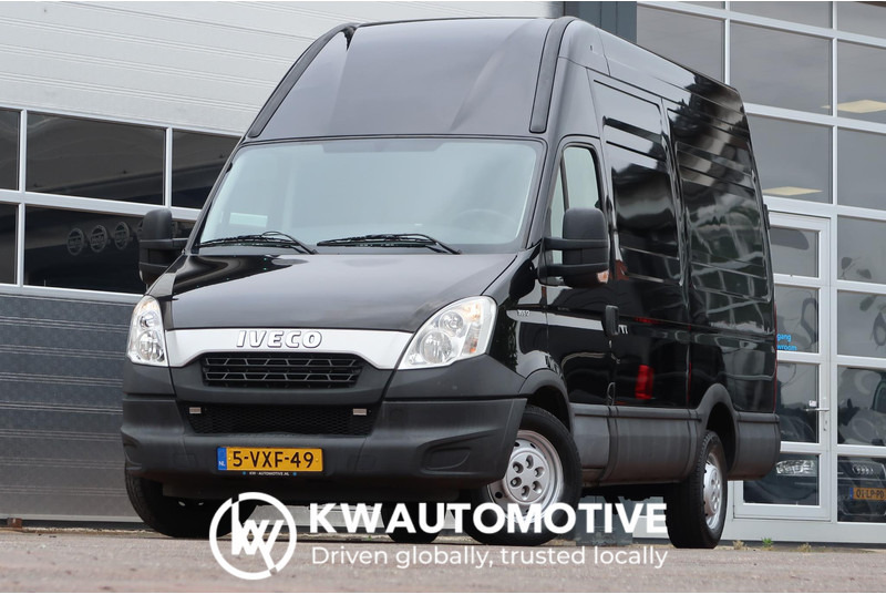 Iveco Daily 35S17V L2H3 1E EIG/ 3.5T/ AIRCO/ CRUISE/ TREKHAAK - Fourgon utilitaire: photos 1 Iveco Daily 35S17V L2H3 1E EIG/ 3.5T/ AIRCO/ CRUISE/ TREKHAAK - Fourgon utilitaire: photos 1