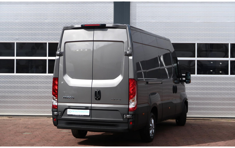 Iveco Daily 35S18HV 3.0 L2H2 BPM VRIJ/ AUT/ LED/ CAMERA/ NAVI/ CLIMA - Fourgon utilitaire: photos 4 Iveco Daily 35S18HV 3.0 L2H2 BPM VRIJ/ AUT/ LED/ CAMERA/ NAVI/ CLIMA - Fourgon utilitaire: photos 4