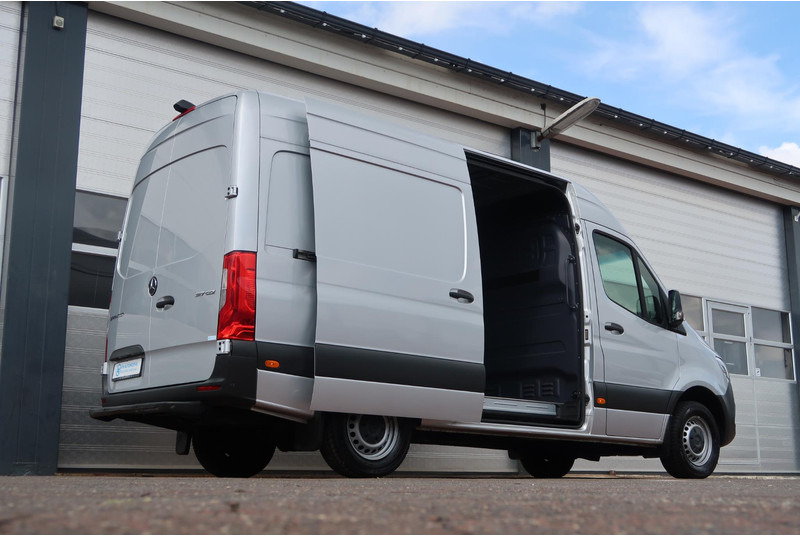 Mercedes-Benz Sprinter 317 CDI L2H2 AUT/ CAMERA/ LED/ CRUISE/ CLIMA/ MBUX - Fourgon utilitaire: photos 4 Mercedes-Benz Sprinter 317 CDI L2H2 AUT/ CAMERA/ LED/ CRUISE/ CLIMA/ MBUX - Fourgon utilitaire: photos 4