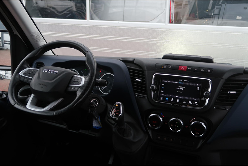 Iveco Daily 35C18H 3.0 DC AUT/ CAMERA/ LED/ CRUISE/ CLIMA/ TREKHAAK - Véhicule utilitaire, Utilitaire double cabine: photos 5 Iveco Daily 35C18H 3.0 DC AUT/ CAMERA/ LED/ CRUISE/ CLIMA/ TREKHAAK - Véhicule utilitaire, Utilitaire double cabine: photos 5