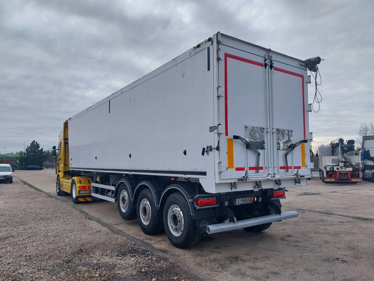 BODEX 55m3 - Semi-remorque benne: photos 1 BODEX 55m3 - Semi-remorque benne: photos 1