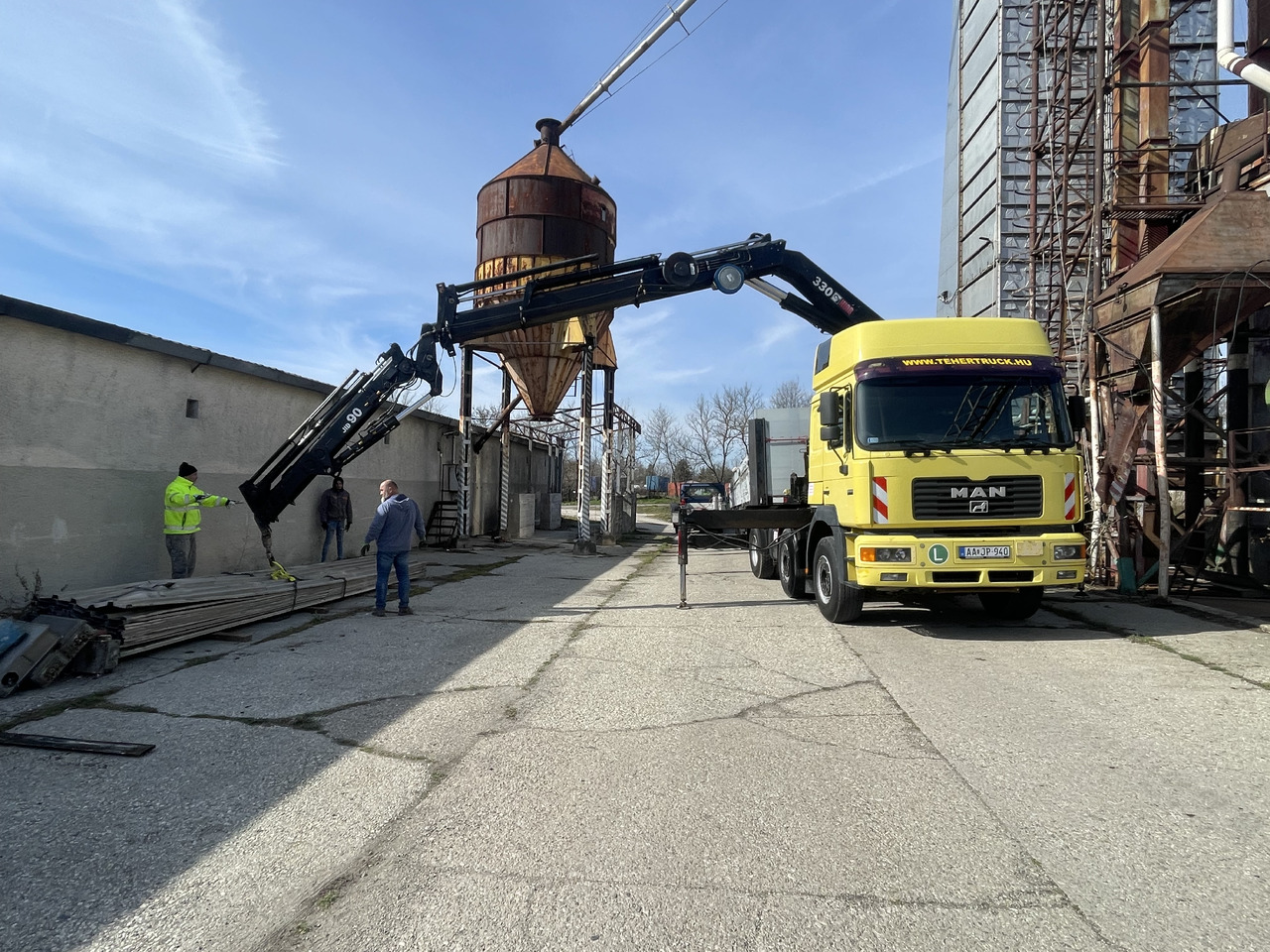 MAN F2000 413 6x2 Manual CRANE Hiab 330+jib 90 21m - Tracteur routier: photos 2 MAN F2000 413 6x2 Manual CRANE Hiab 330+jib 90 21m - Tracteur routier: photos 2