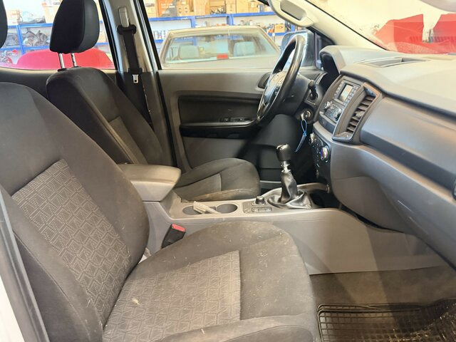 FORD Ranger 2.2 TDCi 4x4 Doppelkabine XL Hardtop... - Camion: photos 4 FORD Ranger 2.2 TDCi 4x4 Doppelkabine XL Hardtop... - Camion: photos 4