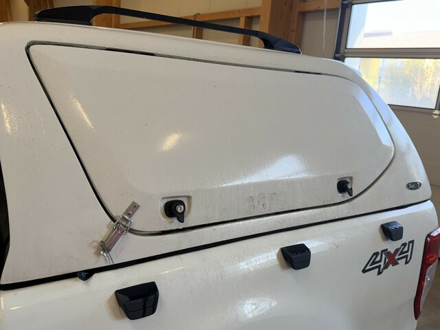 FORD Ranger 2.2 TDCi 4x4 Doppelkabine XL Hardtop... - Camion: photos 2 FORD Ranger 2.2 TDCi 4x4 Doppelkabine XL Hardtop... - Camion: photos 2