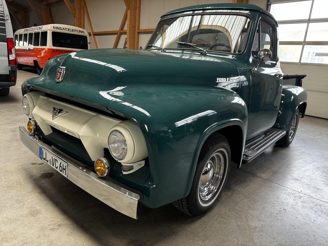Ford F 100 V8 PickUp Custom Cab Top! - SUV: photos 2 Ford F 100 V8 PickUp Custom Cab Top! - SUV: photos 2
