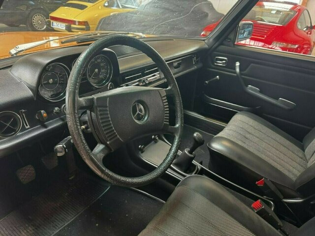 MERCEDES-BENZ 200 D/8 W115... - Berline: photos 5 MERCEDES-BENZ 200 D/8 W115... - Berline: photos 5