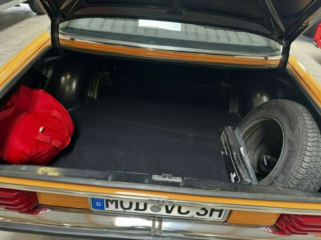 MERCEDES-BENZ 200 D/8 W115... - Berline: photos 2 MERCEDES-BENZ 200 D/8 W115... - Berline: photos 2