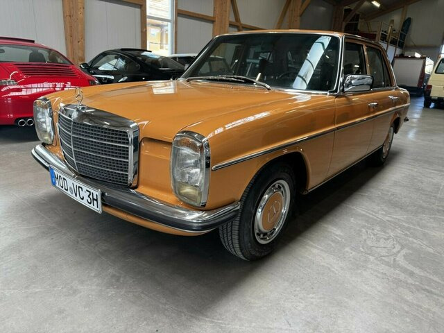 MERCEDES-BENZ 200 D/8 W115... - Berline: photos 1 MERCEDES-BENZ 200 D/8 W115... - Berline: photos 1