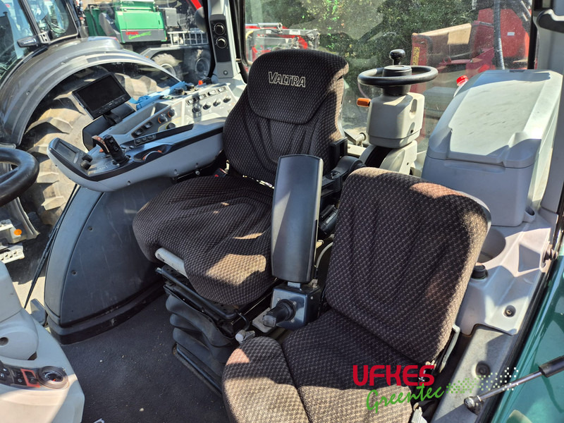 Valtra T 194 Direct TwinTrac - Tracteur agricole: photos 5 Valtra T 194 Direct TwinTrac - Tracteur agricole: photos 5