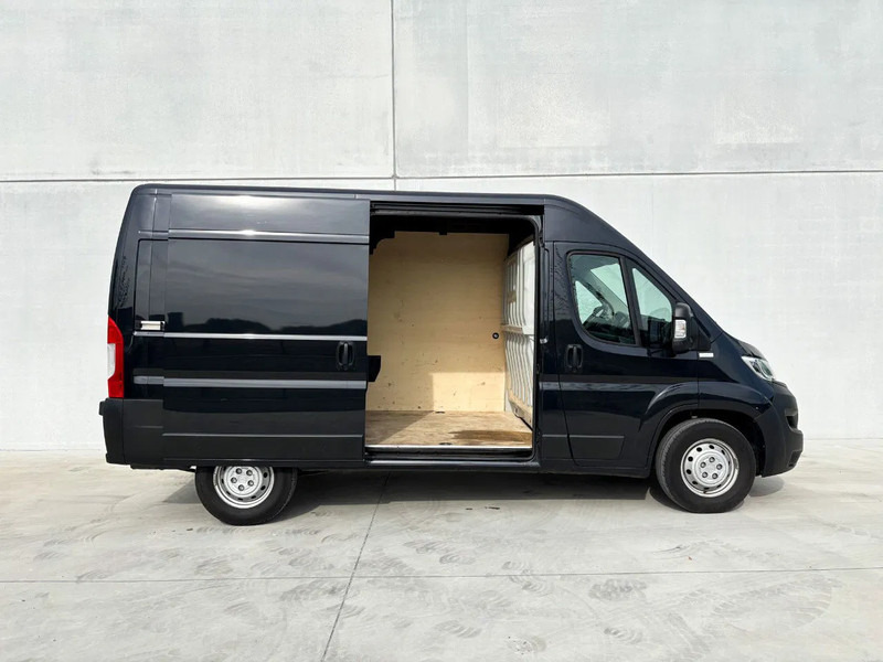 Opel Movano Movano | Leasing - Fourgon utilitaire: photos 5 Opel Movano Movano | Leasing - Fourgon utilitaire: photos 5