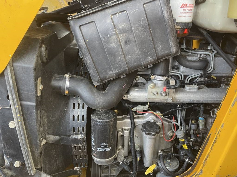 Tractopelle JCB 4 CX 2005: photos 17 Tractopelle JCB 4 CX 2005: photos 17