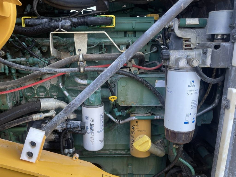 Chargeuse sur pneus Volvo L 60 G: photos 13