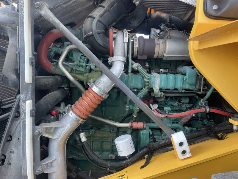 Chargeuse sur pneus Volvo L 60 G: photos 12