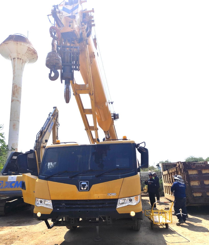 XCMG XCT30_Y 30ton truck crane diesel lift machine for sale - Engins de chantier: photos 2 XCMG XCT30_Y 30ton truck crane diesel lift machine for sale - Engins de chantier: photos 2