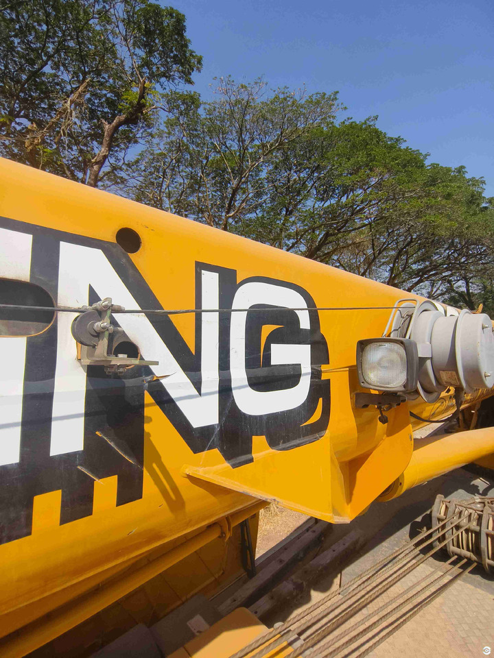 XCMG XCT30_Y 30ton truck crane hydraulic system lift machine price - Engins de chantier: photos 5 XCMG XCT30_Y 30ton truck crane hydraulic system lift machine price - Engins de chantier: photos 5