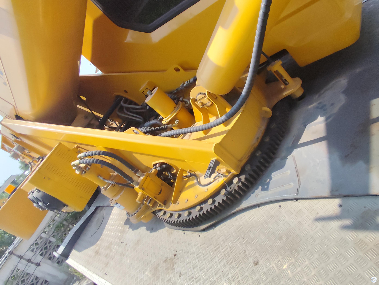 XCMG XCT30_Y 30ton truck crane with diesel engine price - Engins de chantier: photos 5 XCMG XCT30_Y 30ton truck crane with diesel engine price - Engins de chantier: photos 5