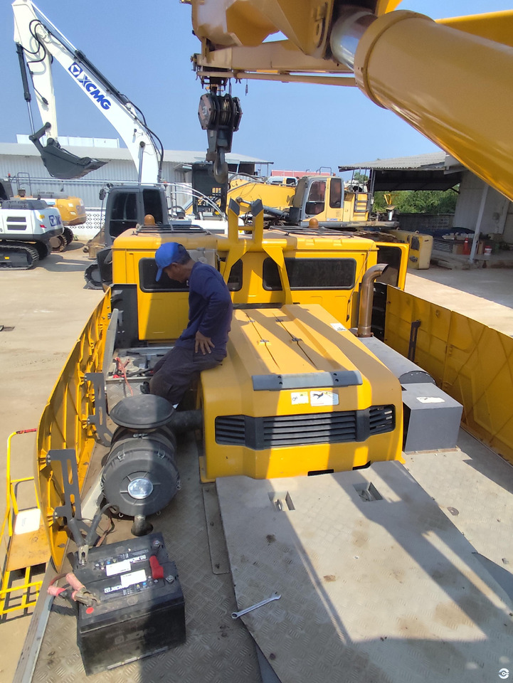 XCMG XCT30_Y 30ton truck crane with diesel engine price - Engins de chantier: photos 4 XCMG XCT30_Y 30ton truck crane with diesel engine price - Engins de chantier: photos 4