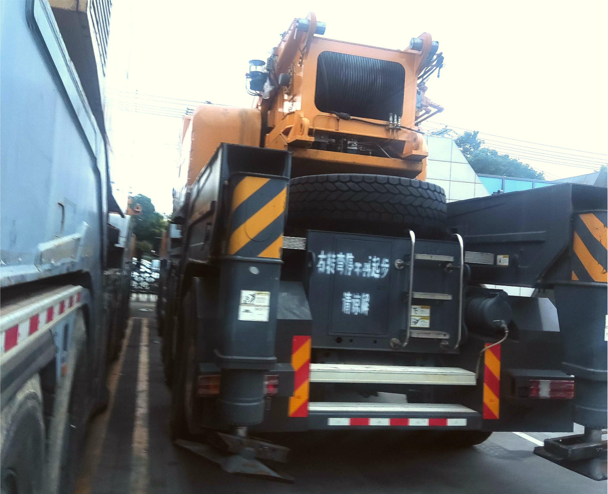 XCMG 2022 used 500ton all terrain crane truck price - Grue tout-terrain: photos 4 XCMG 2022 used 500ton all terrain crane truck price - Grue tout-terrain: photos 4