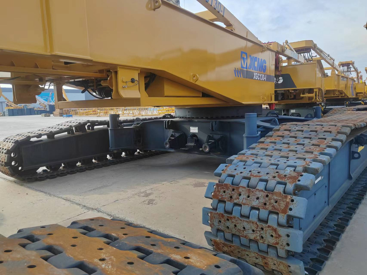 XCMG Officail Used Hydraulic Crane 130 Ton XGC130-I Mobile Crawler Crane For Sale - Grue sur chenilles: photos 3 XCMG Officail Used Hydraulic Crane 130 Ton XGC130-I Mobile Crawler Crane For Sale - Grue sur chenilles: photos 3