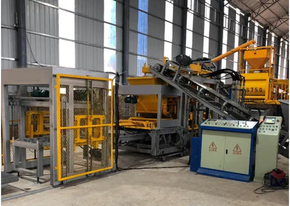XCMG Official MM8-15 Block Making Machine for Make Clay Brick - Pondeuse à parpaing: photos 4 XCMG Official MM8-15 Block Making Machine for Make Clay Brick - Pondeuse à parpaing: photos 4
