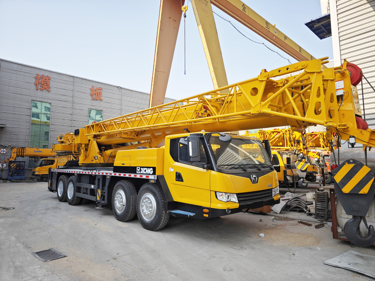 XCMG Official Second Hand Mobile Crane 50 Ton Hydraulic Truck Crane Price - Grue mobile: photos 2 XCMG Official Second Hand Mobile Crane 50 Ton Hydraulic Truck Crane Price - Grue mobile: photos 2