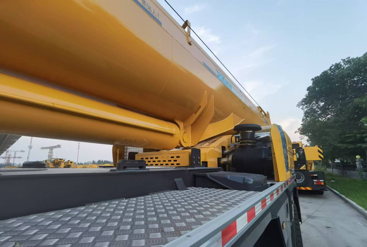 Grue tout-terrain XCMG Official Used 200ton Truck Lifting Crane XCA200L8 Hydraulic Mobile Crane Price List: photos 6