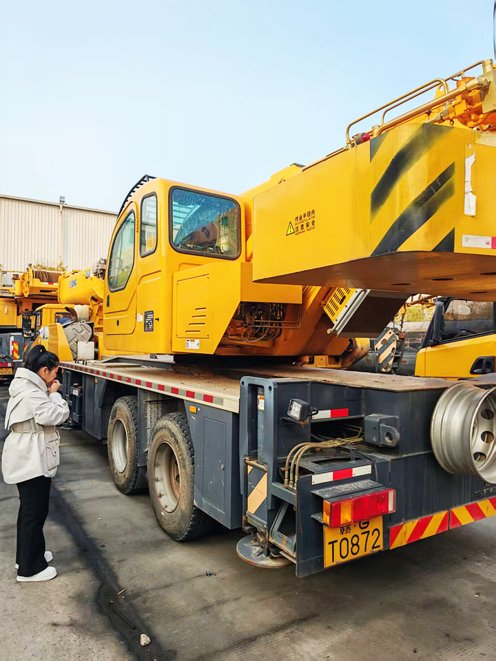 XCMG Official Used 25 Ton Truck Crane QY25K5D-5 Small Mobile Crane Price List - Grue mobile: photos 4 XCMG Official Used 25 Ton Truck Crane QY25K5D-5 Small Mobile Crane Price List - Grue mobile: photos 4