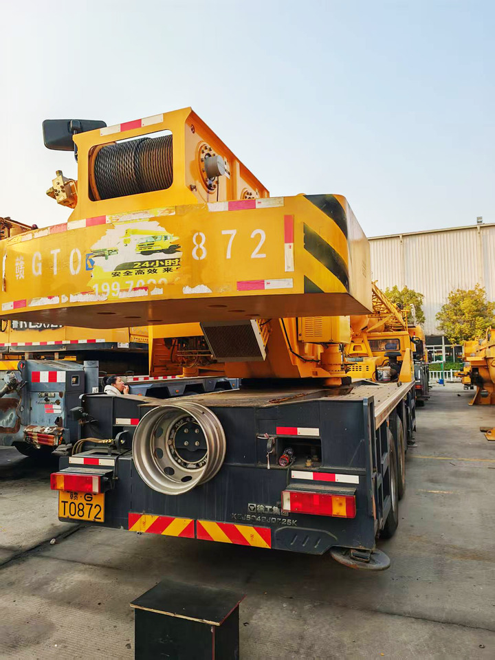 XCMG Official Used 25 Ton Truck Crane QY25K5D-5 Small Mobile Crane Price List - Grue mobile: photos 3 XCMG Official Used 25 Ton Truck Crane QY25K5D-5 Small Mobile Crane Price List - Grue mobile: photos 3