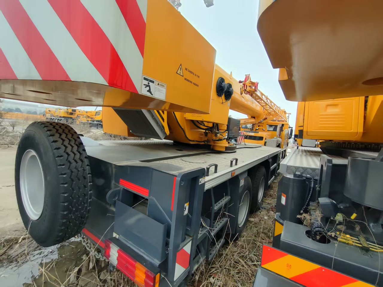 XCMG Official Used Truck Crane 25 ton XCT25L4-Y Hydraulic Arm Mobile Crane Price - Grue mobile: photos 4 XCMG Official Used Truck Crane 25 ton XCT25L4-Y Hydraulic Arm Mobile Crane Price - Grue mobile: photos 4