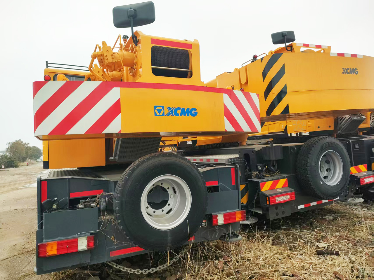 XCMG Official Used Truck Crane 25 ton XCT25L4-Y Hydraulic Arm Mobile Crane Price - Grue mobile: photos 3 XCMG Official Used Truck Crane 25 ton XCT25L4-Y Hydraulic Arm Mobile Crane Price - Grue mobile: photos 3