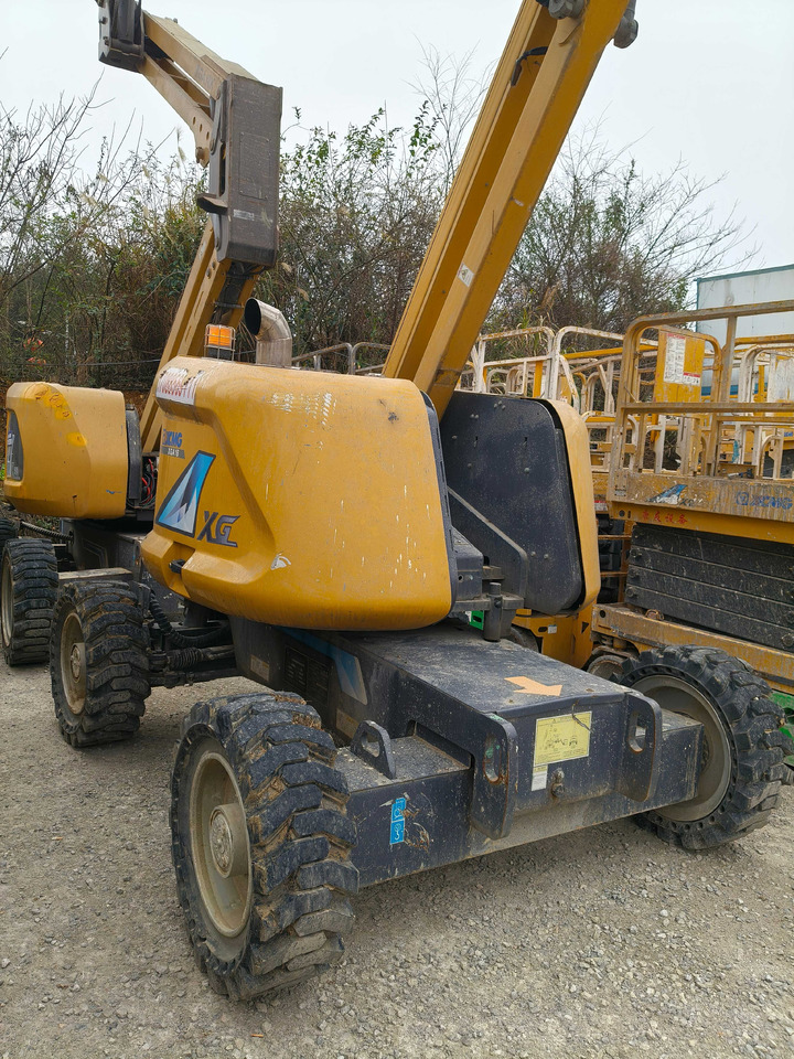 XCMG Official XGA16 16m Second Hand Articulated Boom Lift Platform With High Quality - Nacelle articulée: photos 5 XCMG Official XGA16 16m Second Hand Articulated Boom Lift Platform With High Quality - Nacelle articulée: photos 5