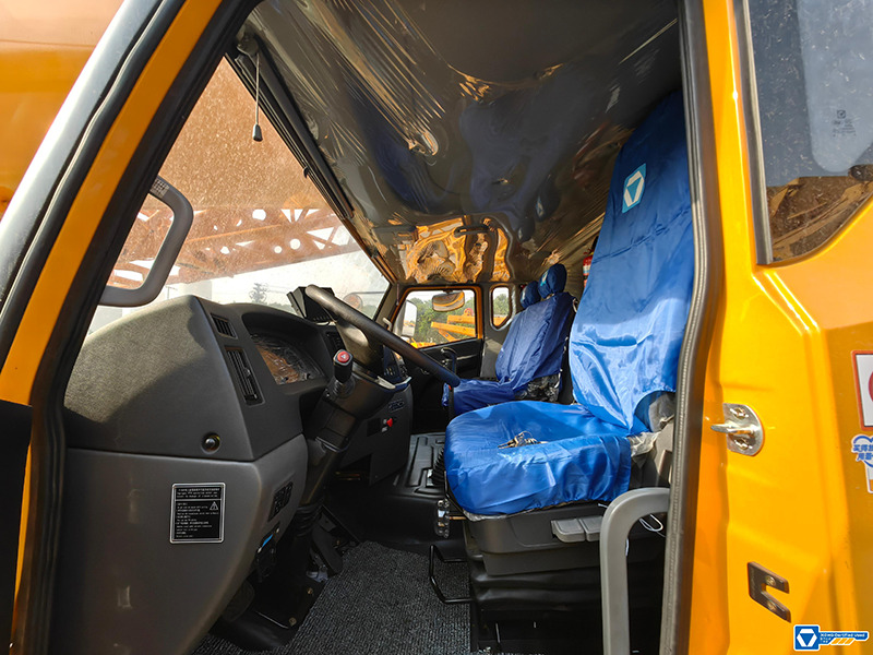 XCMG QY130K8C 130ton  used crane boom truck for sale - Grue mobile: photos 4 XCMG QY130K8C 130ton  used crane boom truck for sale - Grue mobile: photos 4