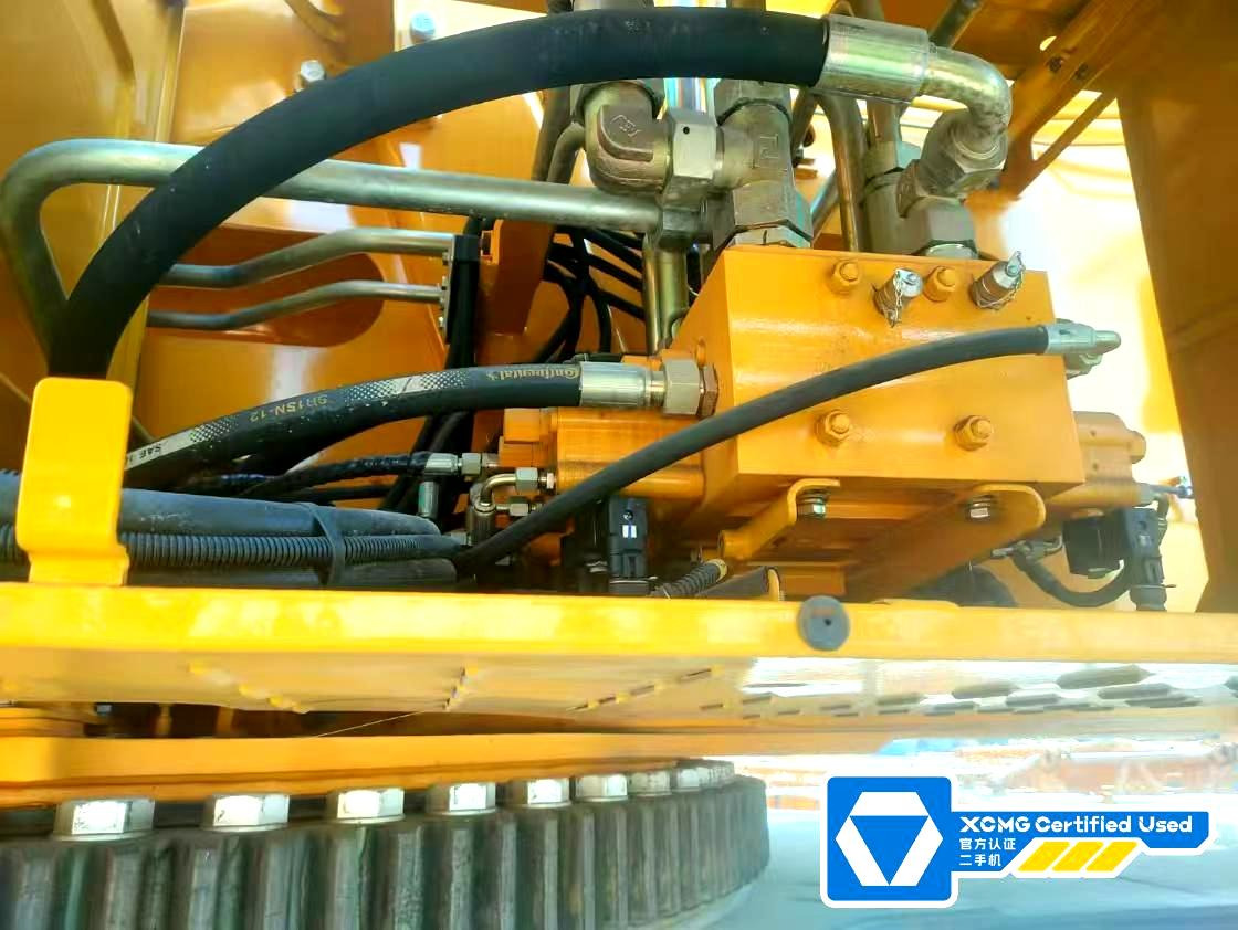 XCMG QY180K5C hydraulic telescopic boom diesel lift crane truck - Grue mobile: photos 3 XCMG QY180K5C hydraulic telescopic boom diesel lift crane truck - Grue mobile: photos 3